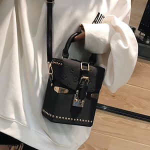 Rivet Handbags Box Package Square Bag Korean Version of the Wild Messenger Bag Square Mobile Messenger Bag C40